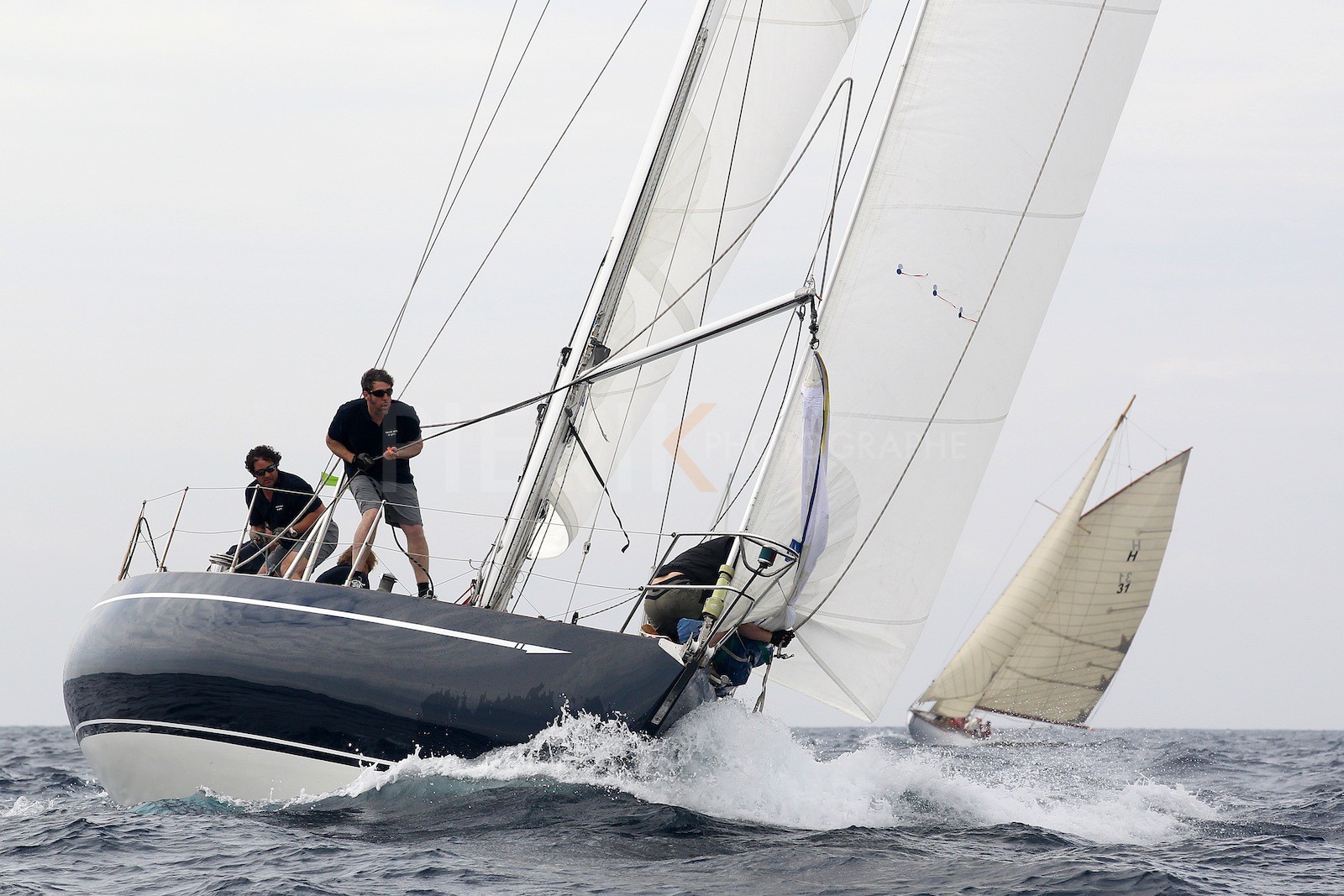 Envoi de spi sur Aigue Blu