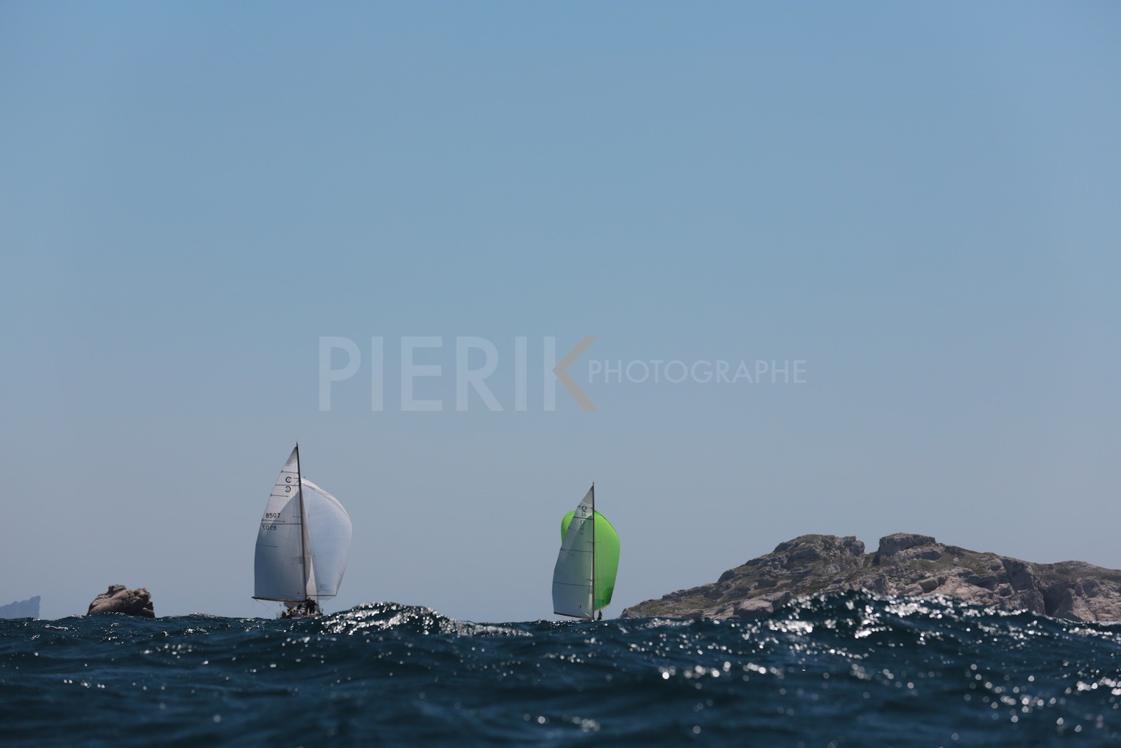 Sous spi, vers Riou