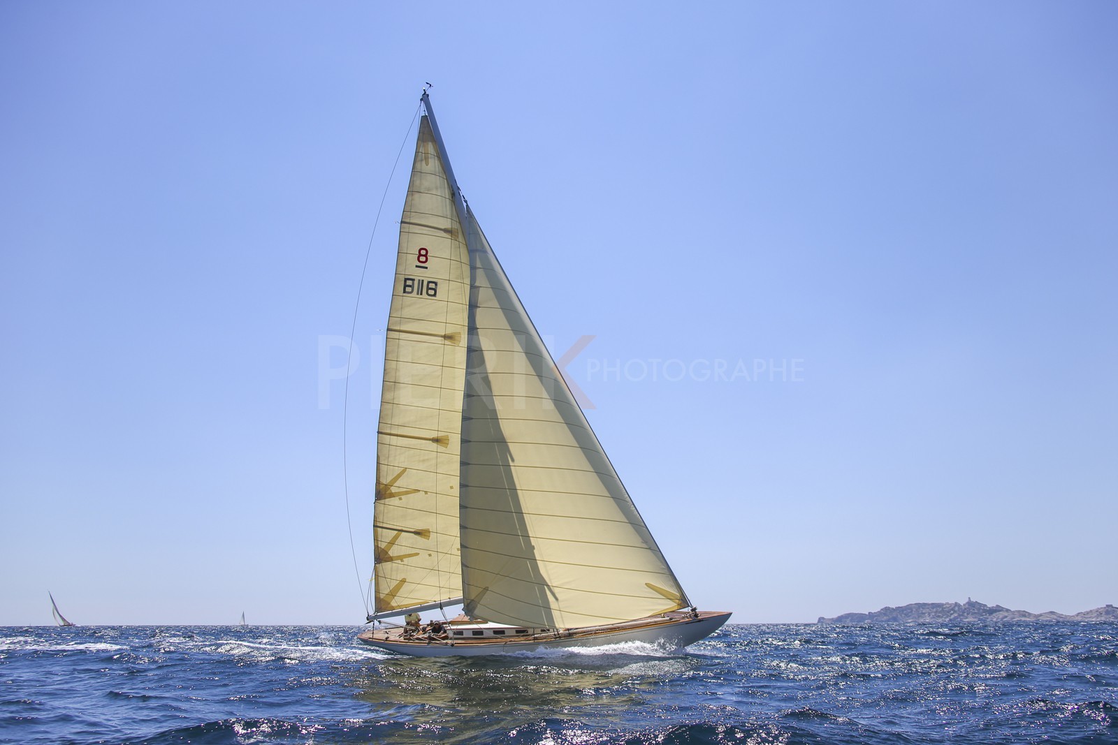 A29X9240.jpg