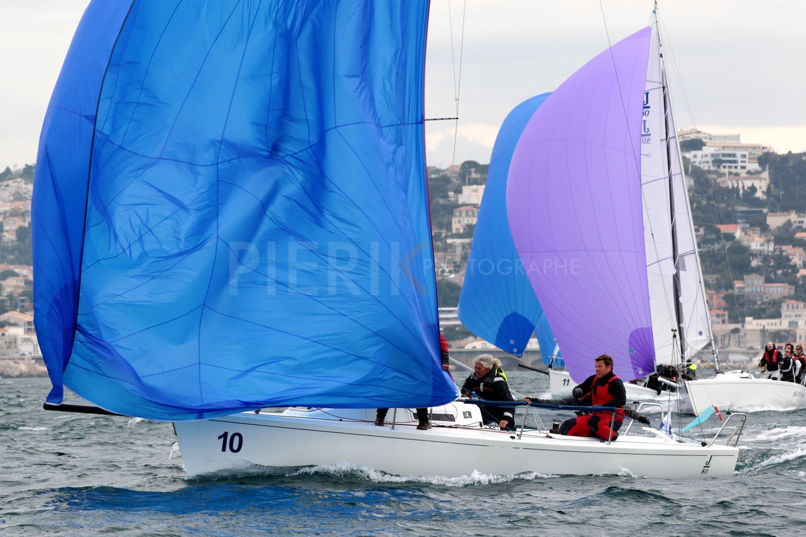 Les J80